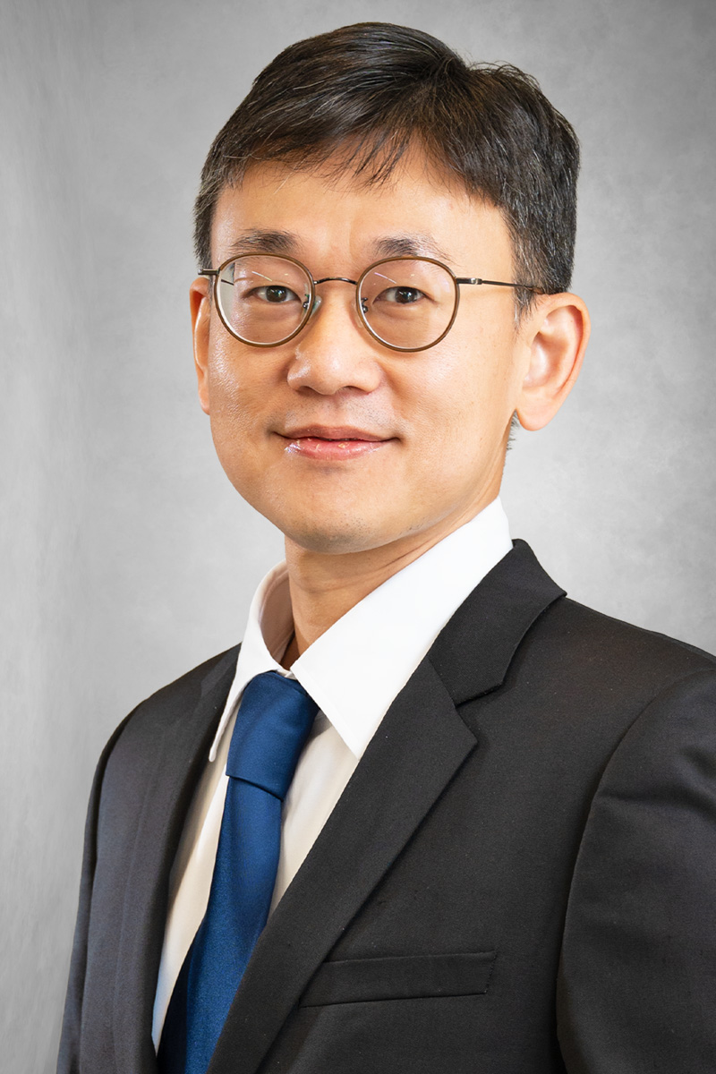 Yongsok Choi Headshot