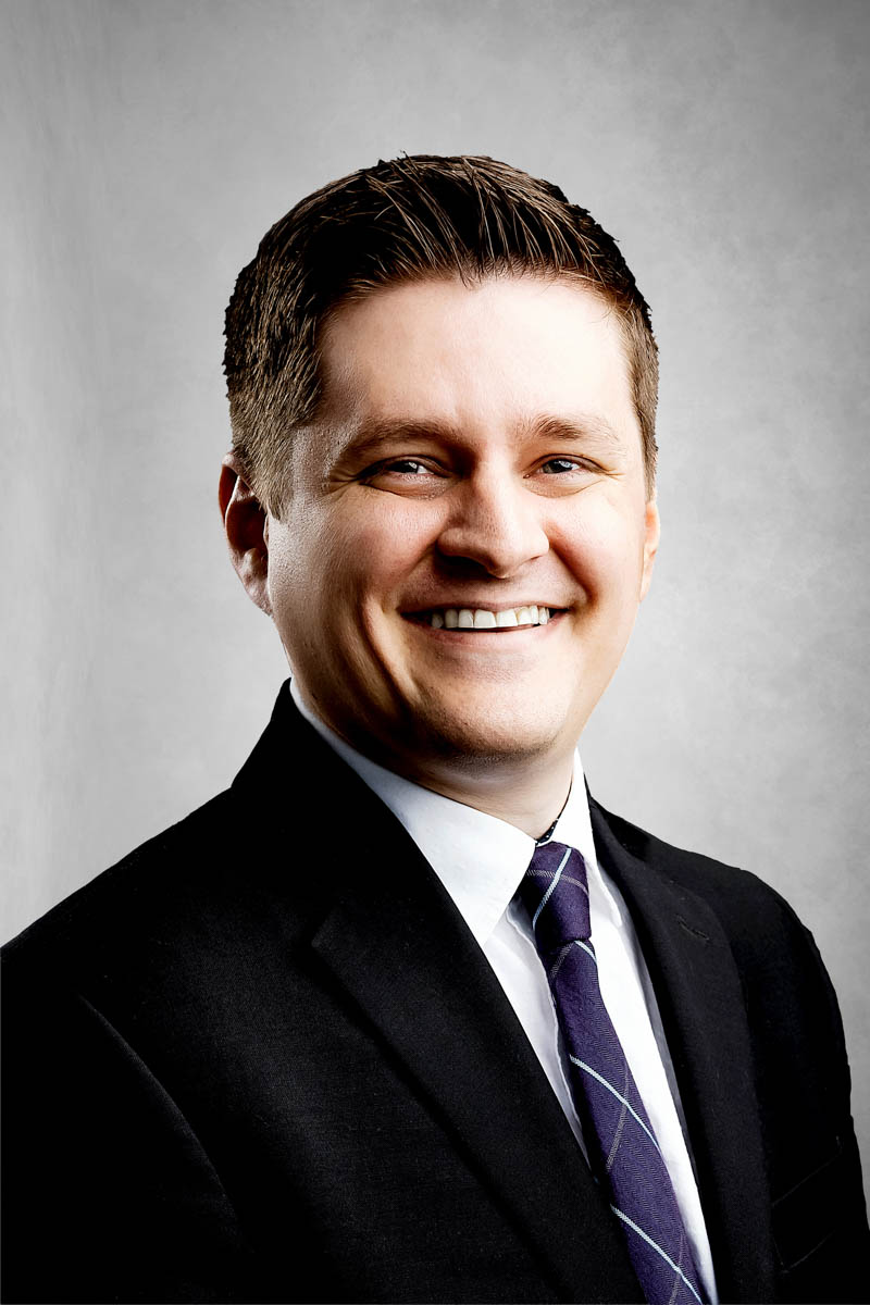 Russell Knowles Headshot