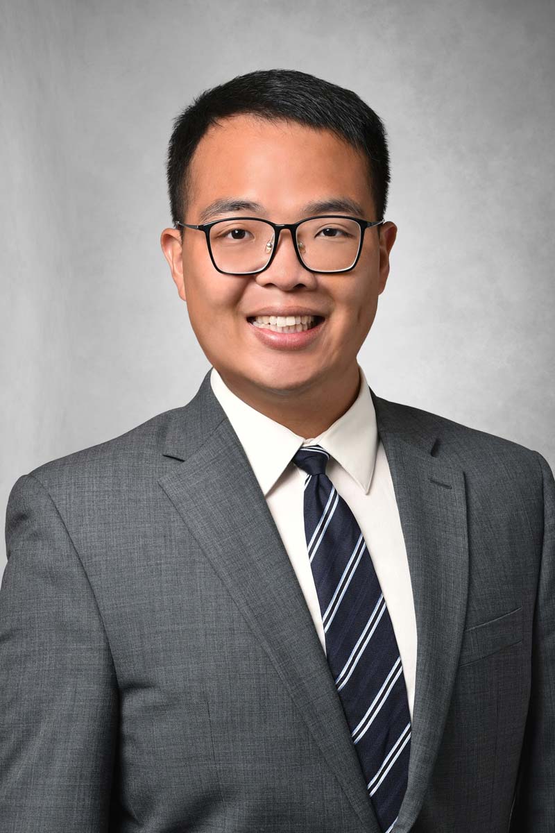 Zelong Derrick Hou Headshot